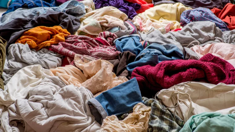 Pile de vêtements